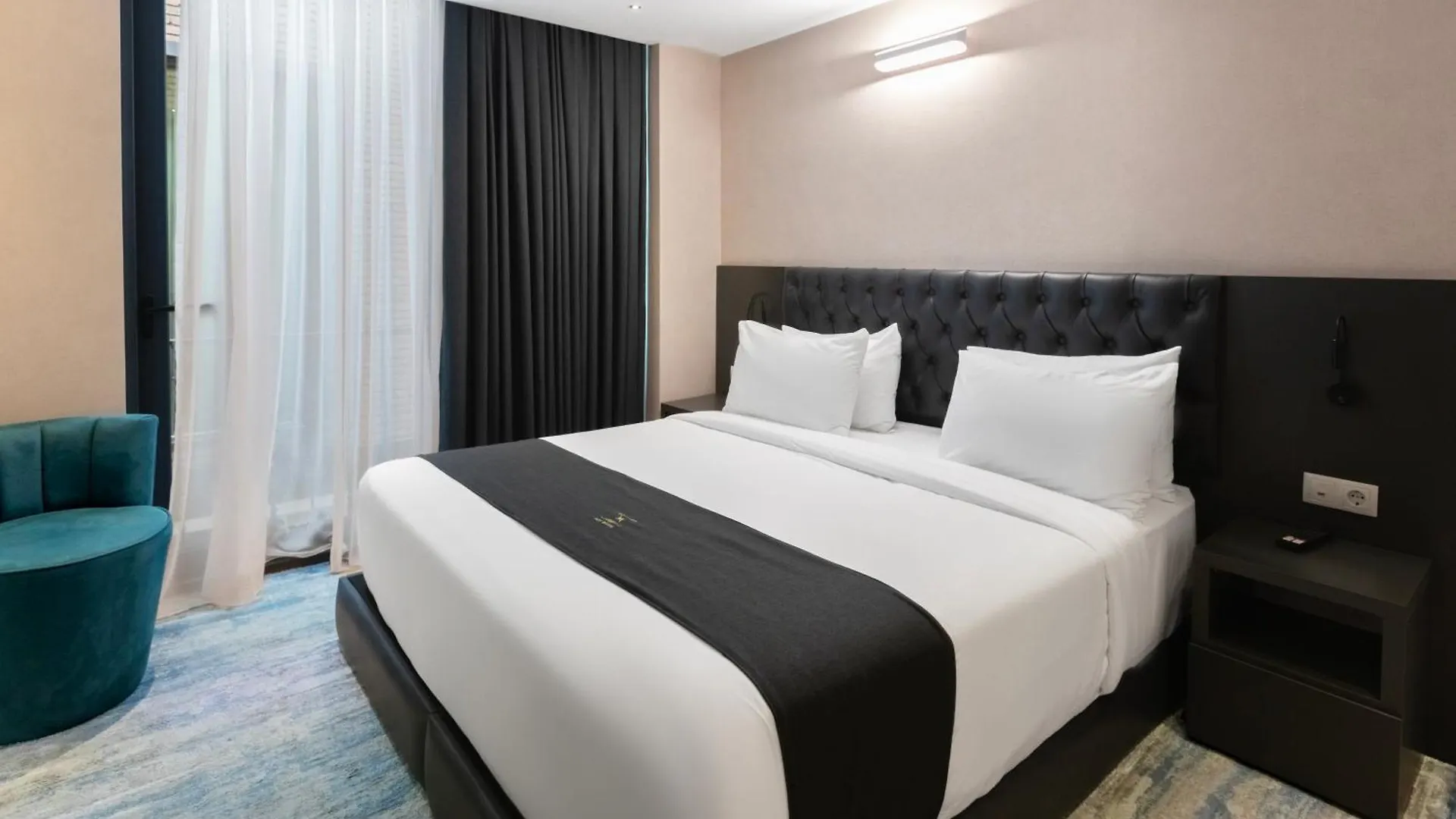 Mit Hotel 第比利斯