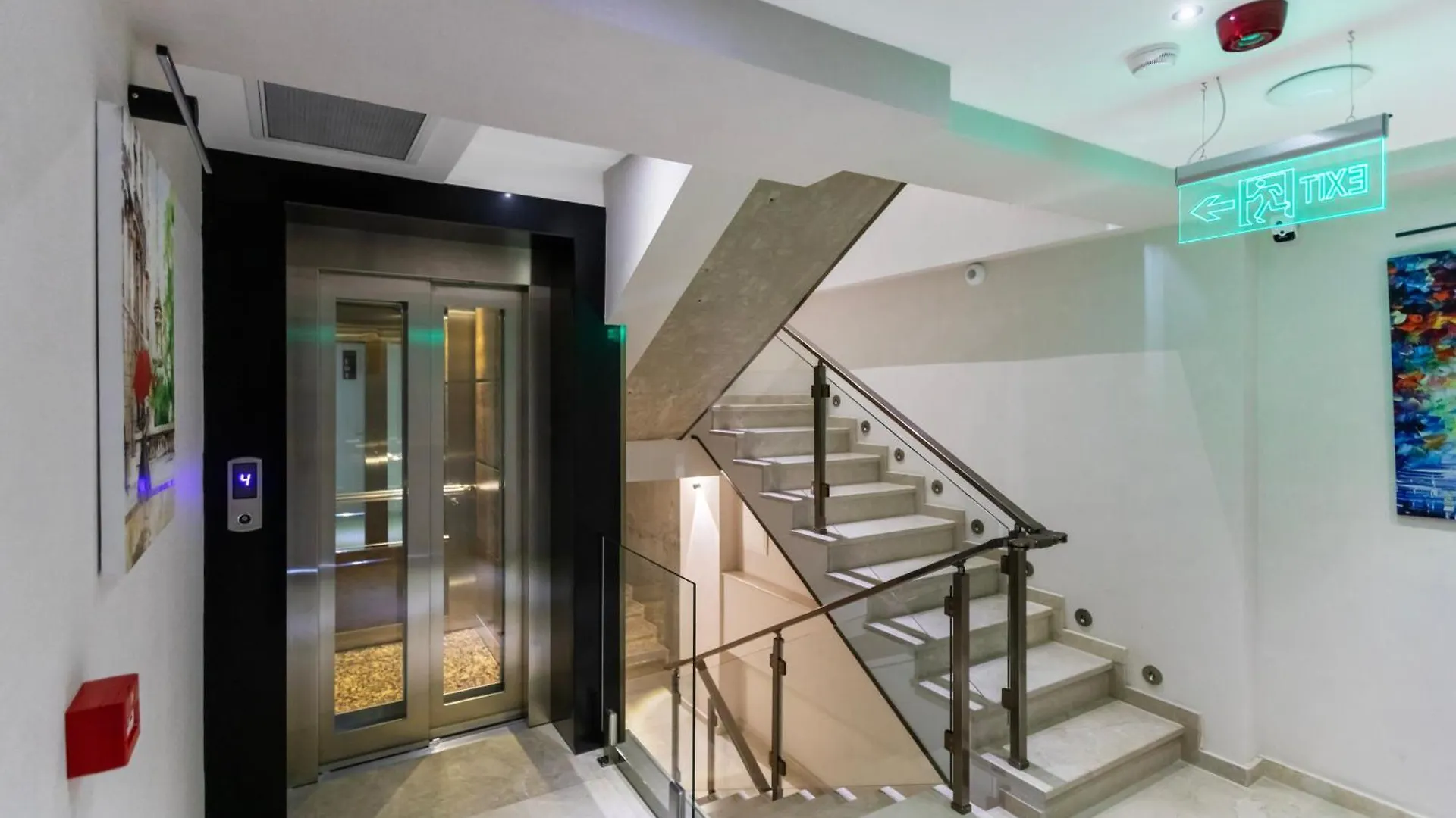 Mit Hotel 第比利斯